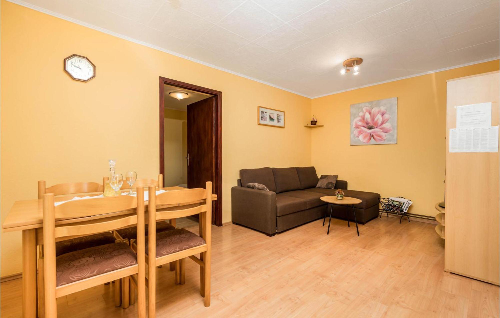 Amazing apartment in Lovran with 1 Bedrooms Buitenkant foto